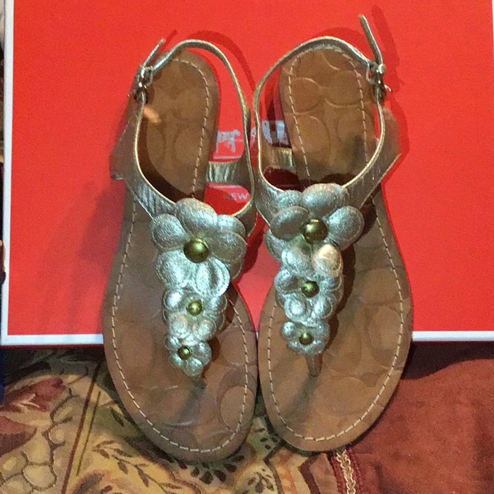 COACH METALLIC GOLD LEATHER BUCKLE SANDALS W/CHARM